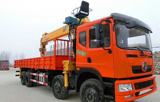 東風特商前四后八徐工16噸隨車吊