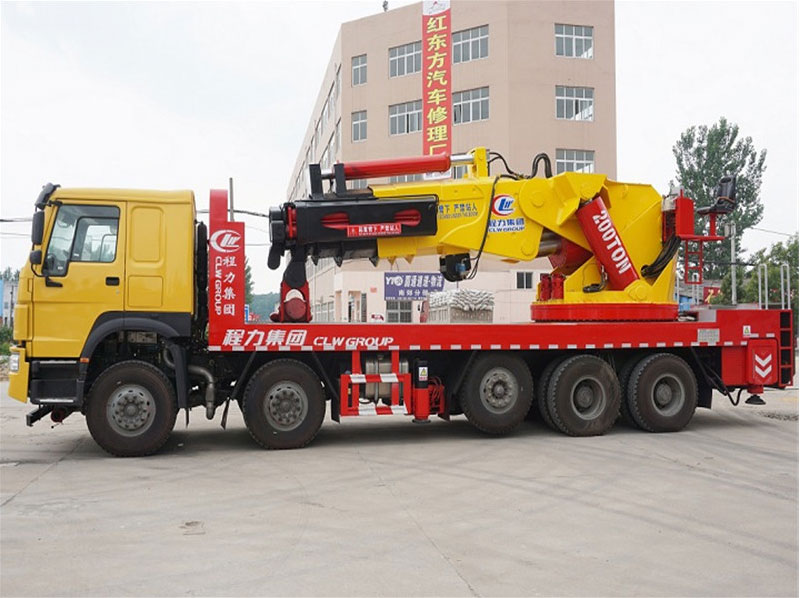 程力200噸重汽豪沃隨車吊(重汽 -- 豪沃HOWO200噸隨車起重運(yùn)輸車)