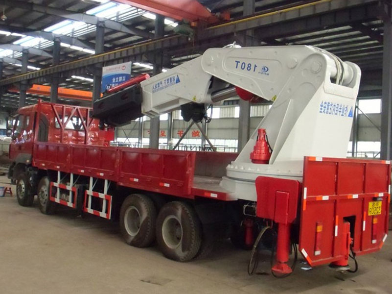 重汽豪沃150噸隨車吊圖片展示3 重汽豪沃150噸隨車吊圖片展示3