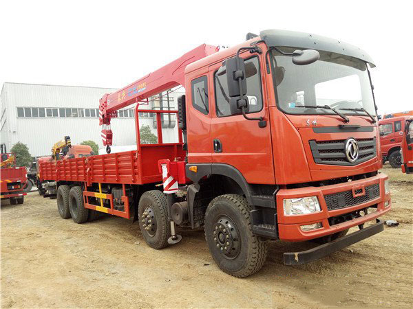 長興12噸前四后八東風隨車吊