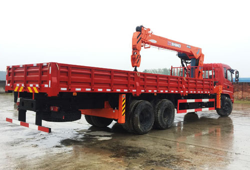 石煤12噸三軸東風隨車吊圖片展示4 石煤12噸三軸東風隨車吊圖片展示4