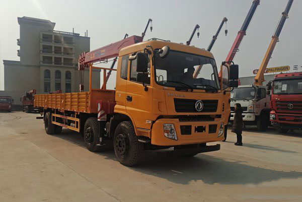 長興12噸三軸東風(fēng)隨車吊圖片展示3 長興12噸三軸東風(fēng)隨車吊圖片展示3