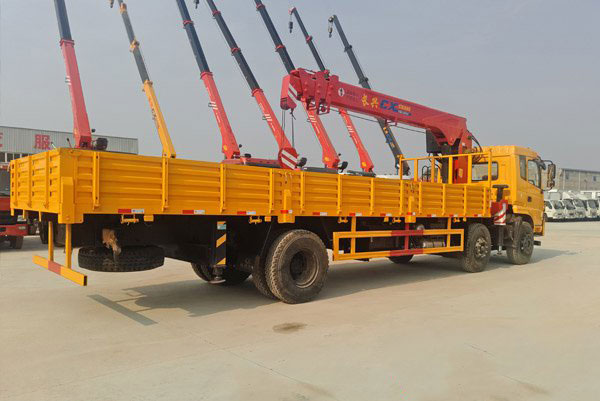 長興12噸三軸東風(fēng)隨車吊