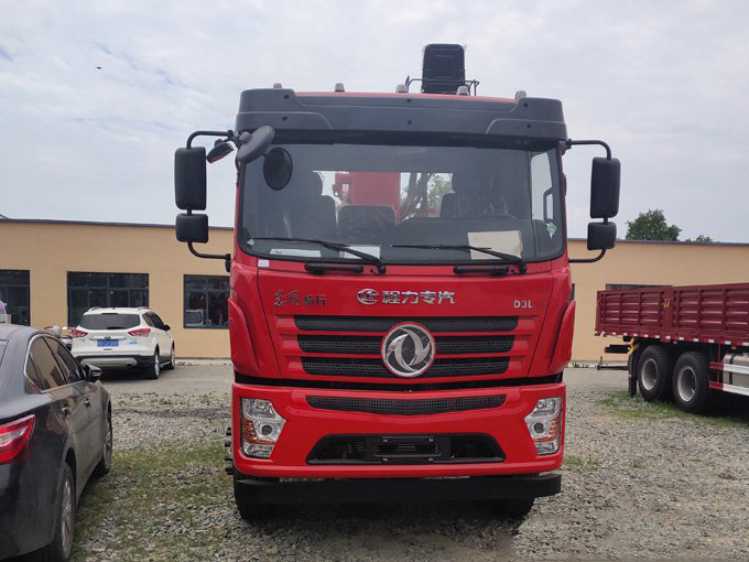 8噸東風(fēng)暢行D3L隨車吊圖片展示2 8噸東風(fēng)暢行D3L隨車吊圖片展示2