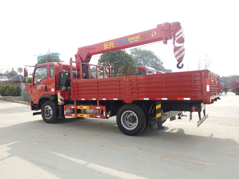 長興6.3噸重汽王牌隨車吊圖片展示4 長興6.3噸重汽王牌隨車吊圖片展示4
