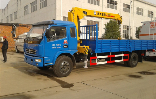 多利卡5噸隨車吊圖片展示4 多利卡5噸隨車吊圖片展示4