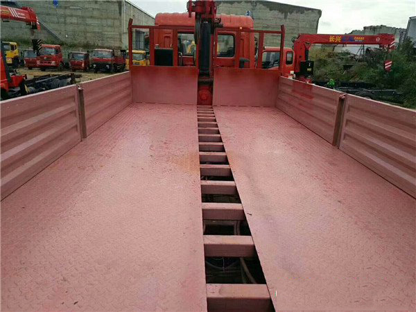 長興5噸東風隨車吊圖片展示4 長興5噸東風隨車吊圖片展示4