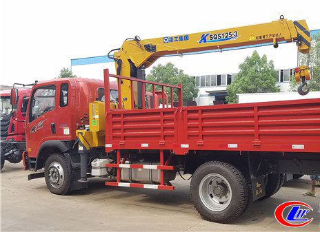 徐工5噸重汽王牌隨車吊圖片展示2 徐工5噸重汽王牌隨車吊圖片展示2