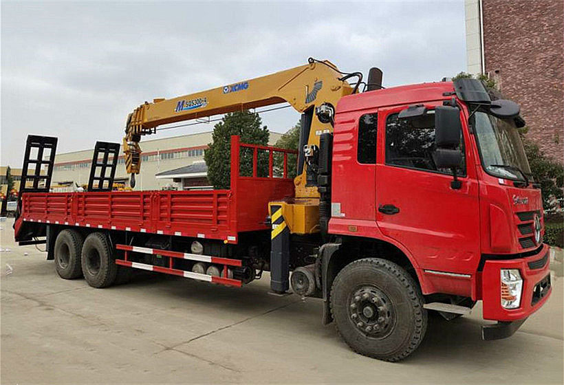 東風暢行后八輪徐工12噸隨車吊挖機平板爬梯圖片展示2