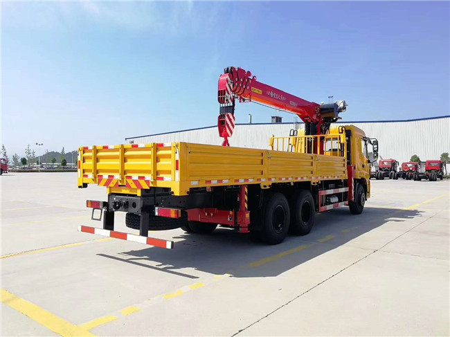 三環昊龍后八輪12噸隨車吊圖片圖片展示4