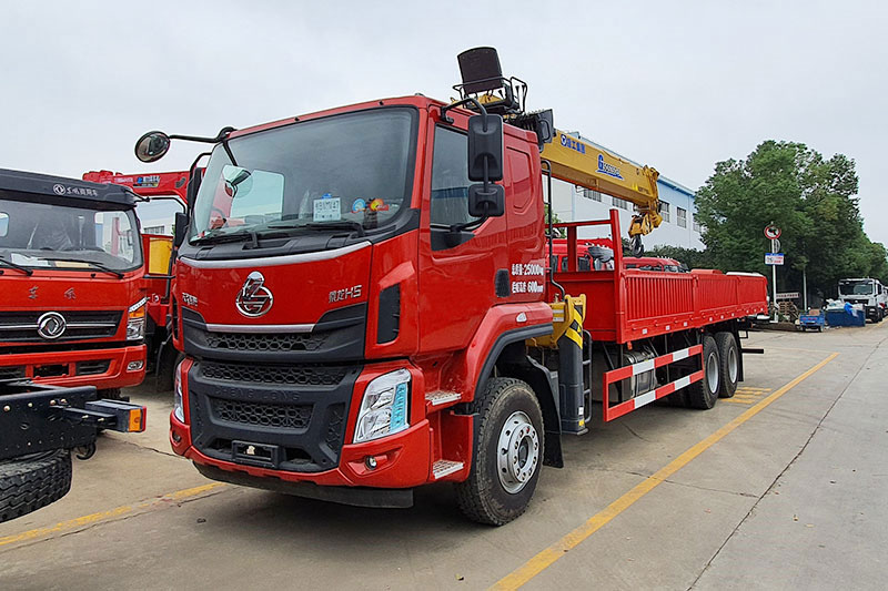 徐工隨車吊14噸大臂有多長？