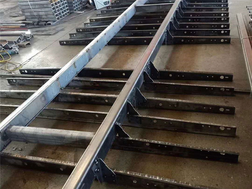 隨車吊冷鉚車廂,抗變形、抗開裂、結實耐用