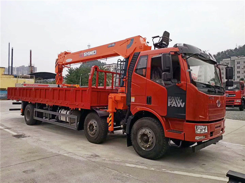 解放12噸價格隨車吊多少錢一臺?