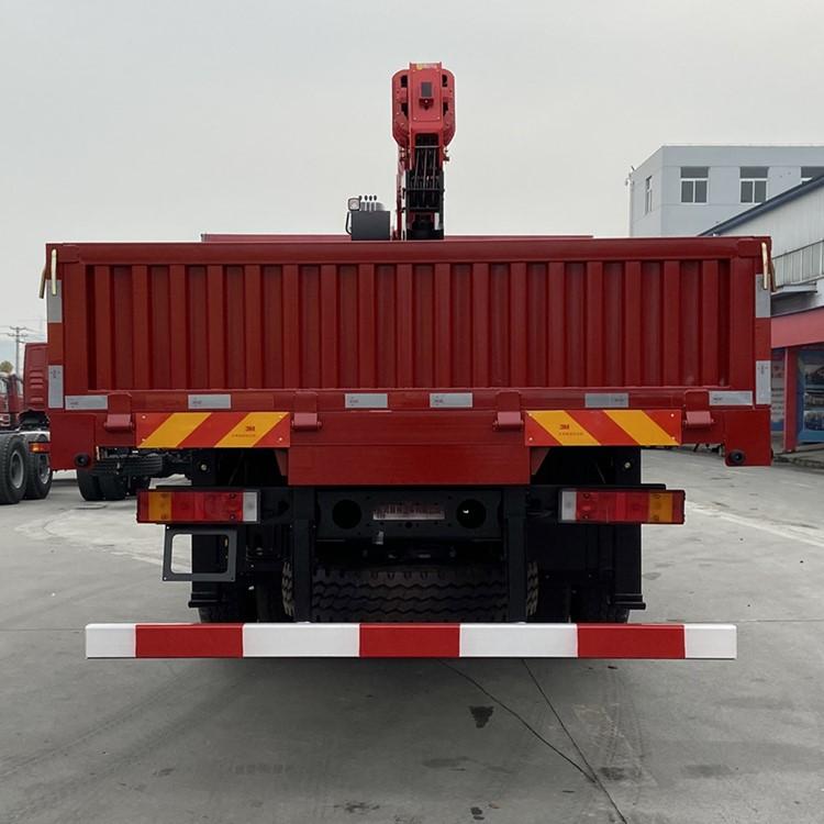 國六三一吊機12噸東風柳汽乘龍隨車吊圖片展示3 國六三一吊機12噸東風柳汽乘龍隨車吊圖片展示3