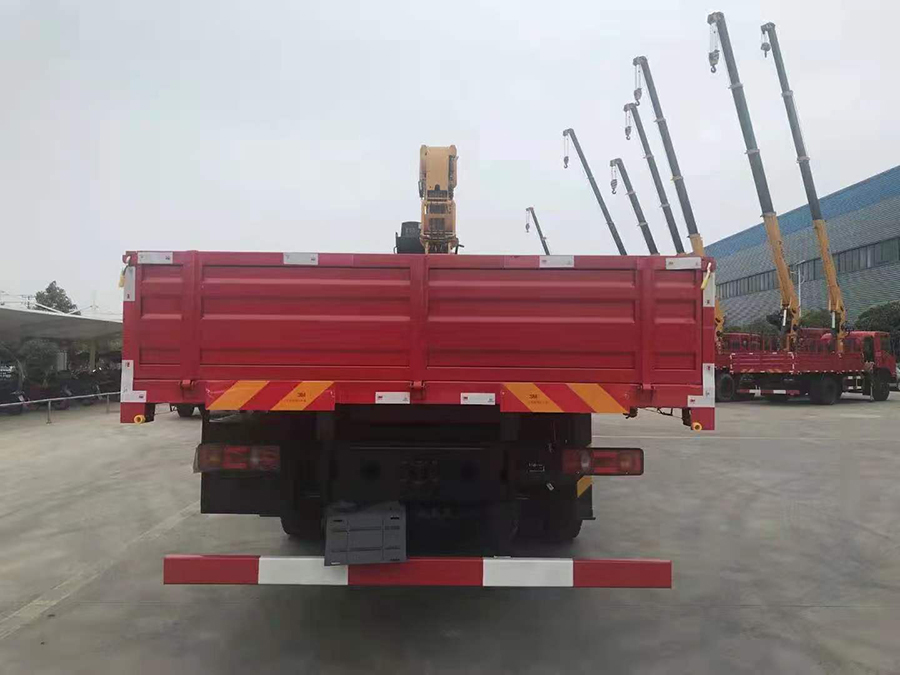 東風暢行徐工12噸隨車吊圖片展示7 東風暢行徐工12噸隨車吊圖片展示7