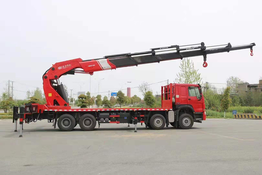 重汽豪沃25噸長興重型隨車吊圖片展示5 重汽豪沃25噸長興重型隨車吊圖片展示5