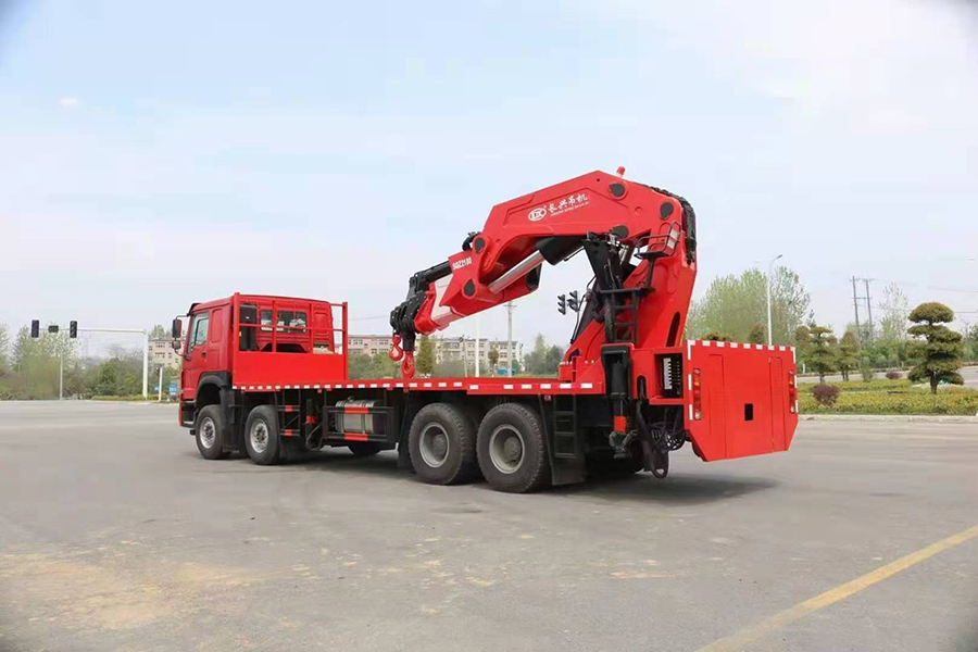 重汽豪沃25噸長興重型隨車吊圖片展示4 重汽豪沃25噸長興重型隨車吊圖片展示4