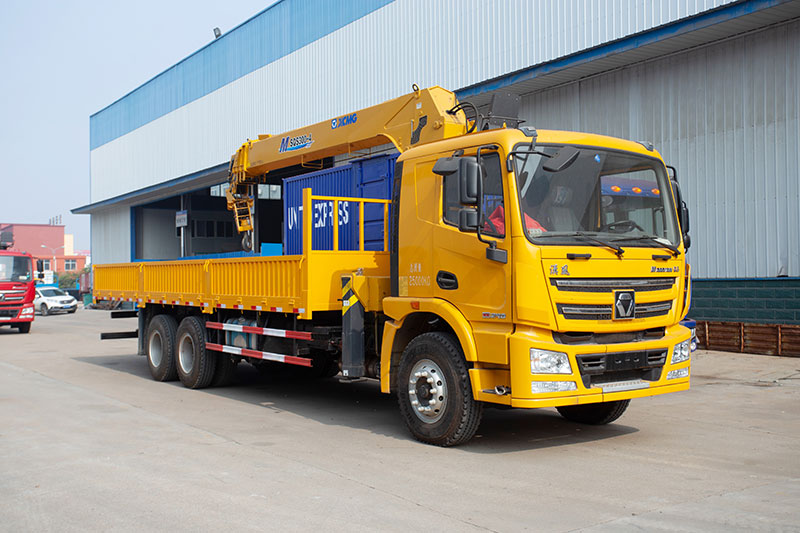 隨車吊解析：徐工12噸隨車吊