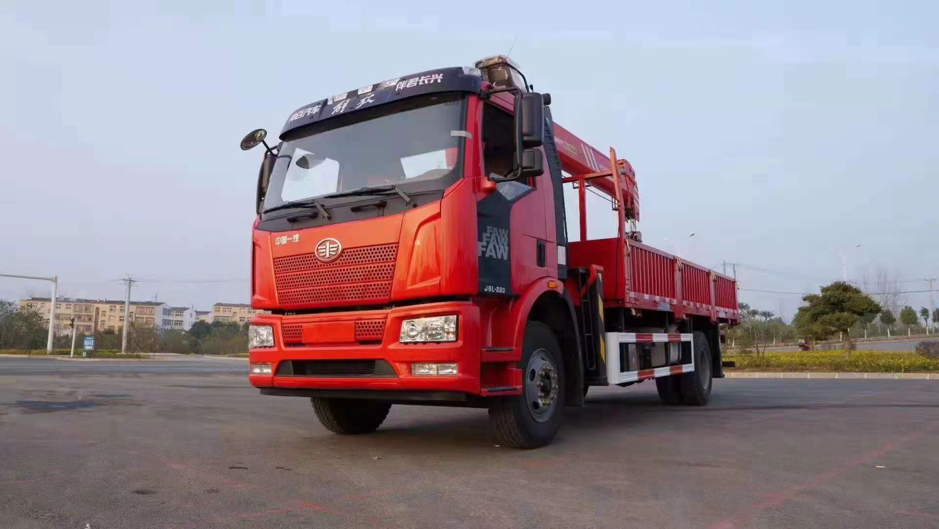 解放J6單橋三一8噸隨車吊圖片展示2 解放J6單橋三一8噸隨車吊圖片展示2