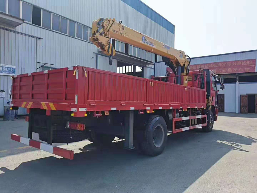 解放J6單橋8噸徐工隨車吊 圖片展示4 解放J6單橋8噸徐工隨車吊 圖片展示4