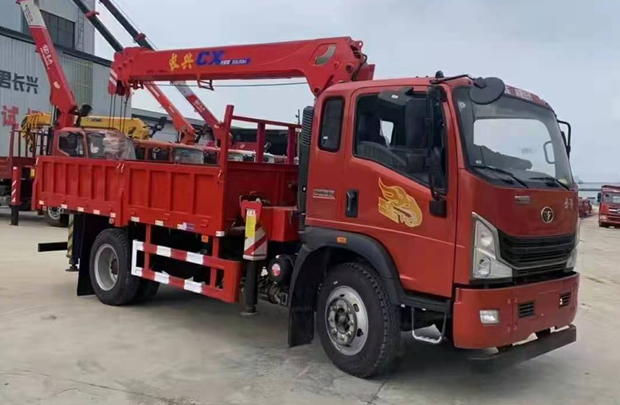 重汽豪曼藍(lán)牌5噸隨車吊多少錢(qián)