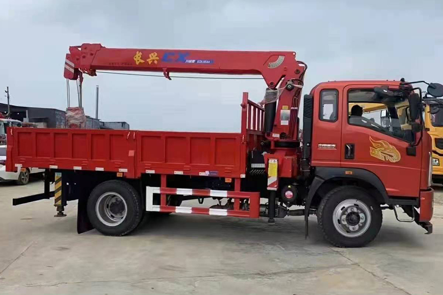 重汽豪曼藍(lán)牌5噸隨車吊多少錢(qián)