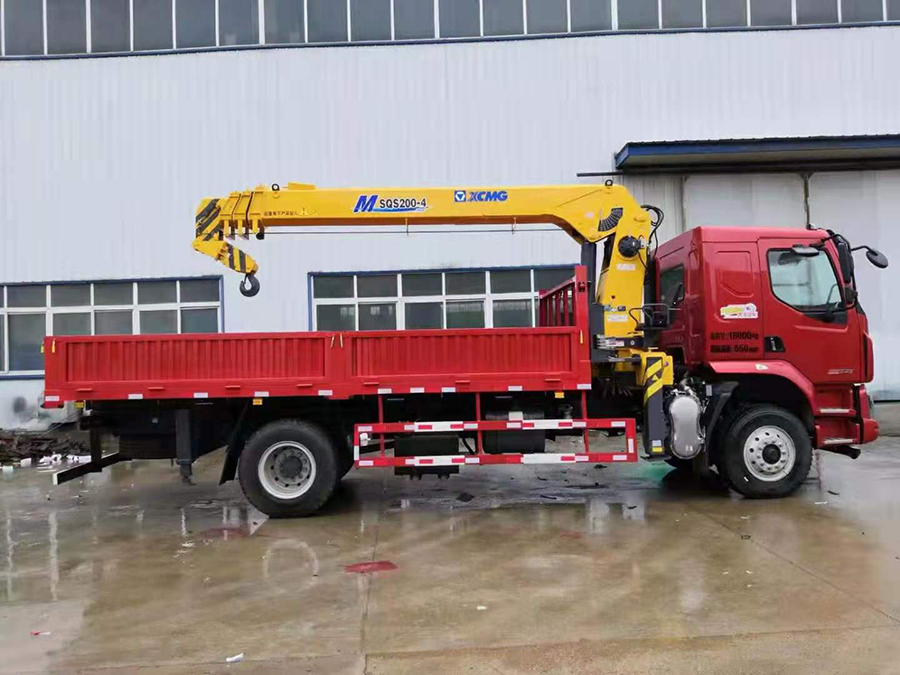 柳汽乘龍徐工8噸隨車吊價格