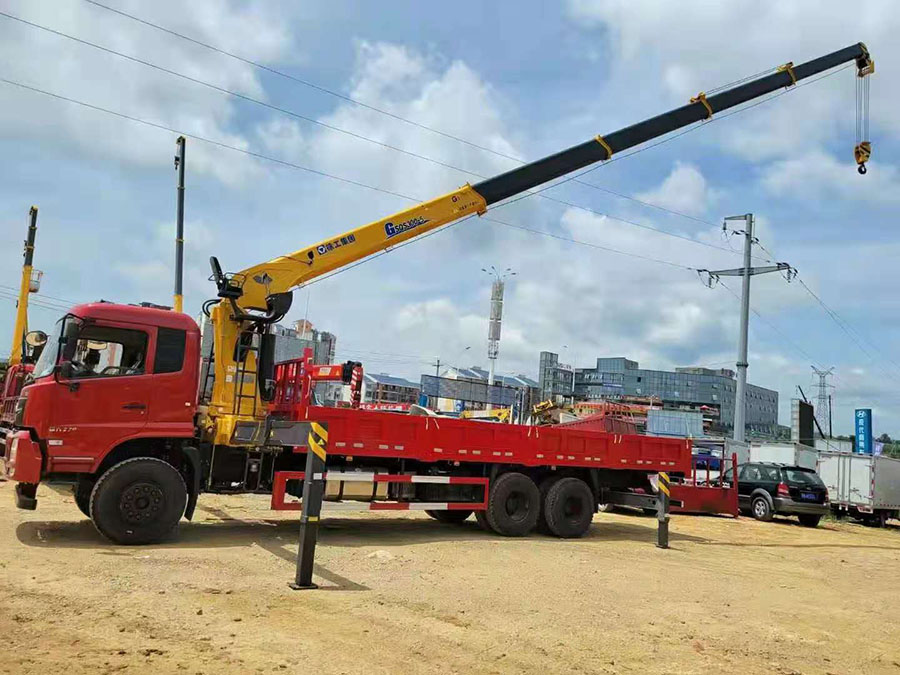 東風暢行D3V國六270馬力隨車吊上市