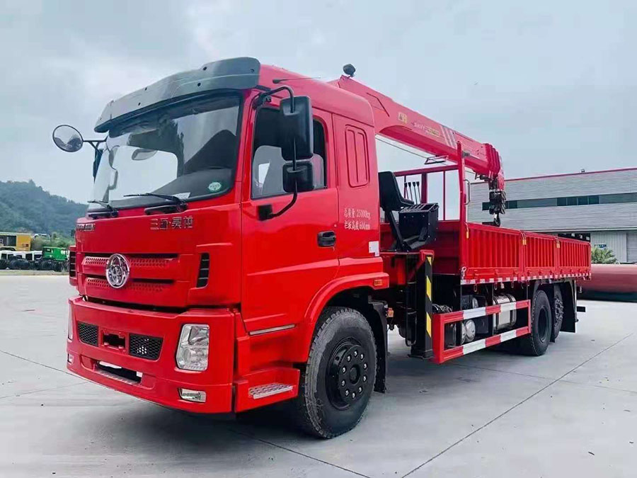 三環(huán)昊龍上裝三一8噸隨車吊