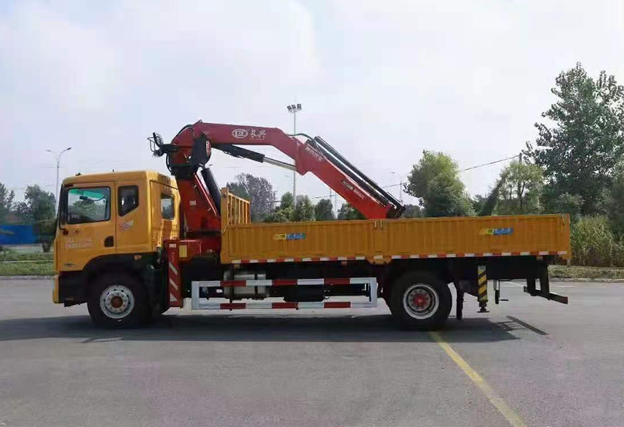 東風多利卡長興12噸隨車吊多少錢