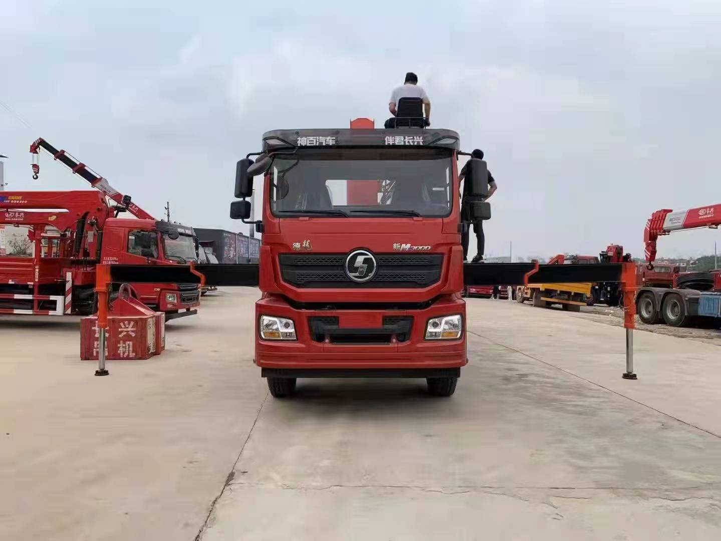 陜汽德龍石煤16噸隨車吊