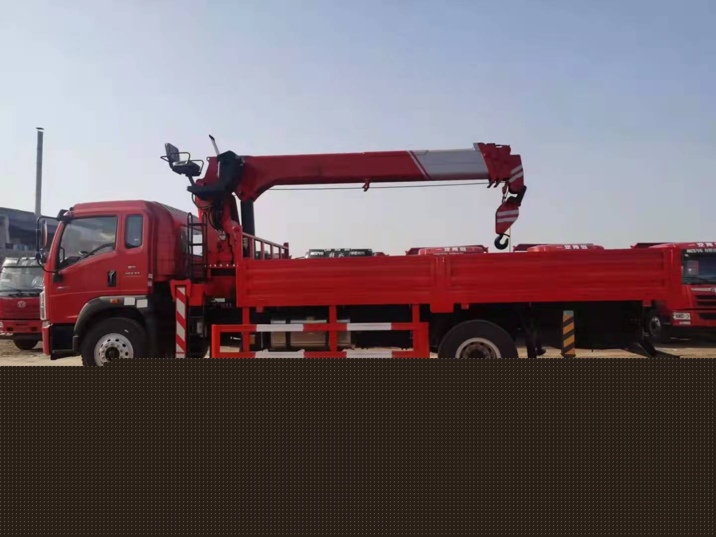 重汽豪沃G5X8噸隨車吊 