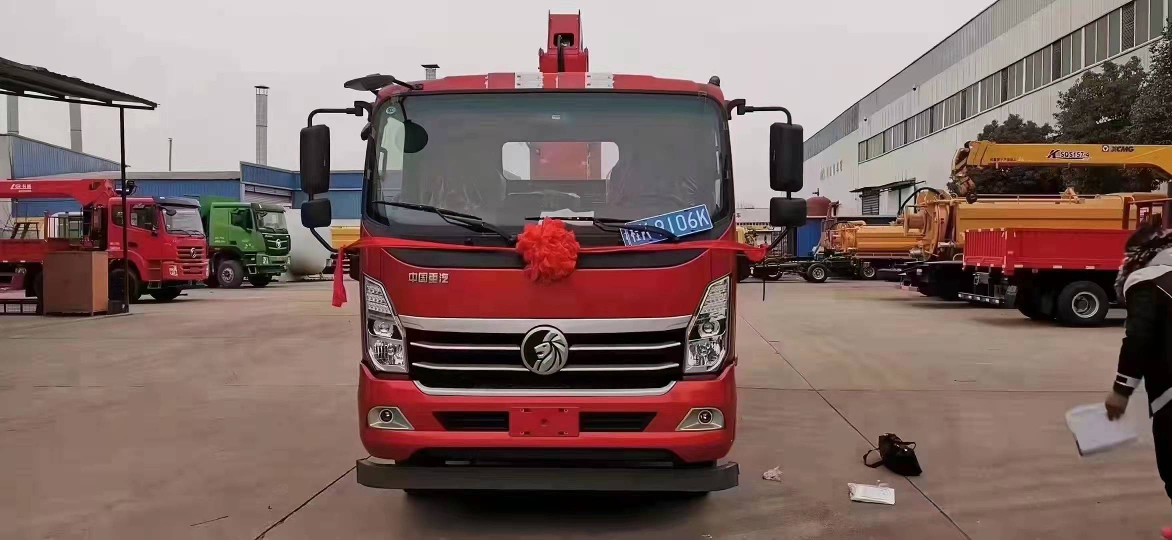 重汽藍牌隨車吊發車亳州 三方位操作